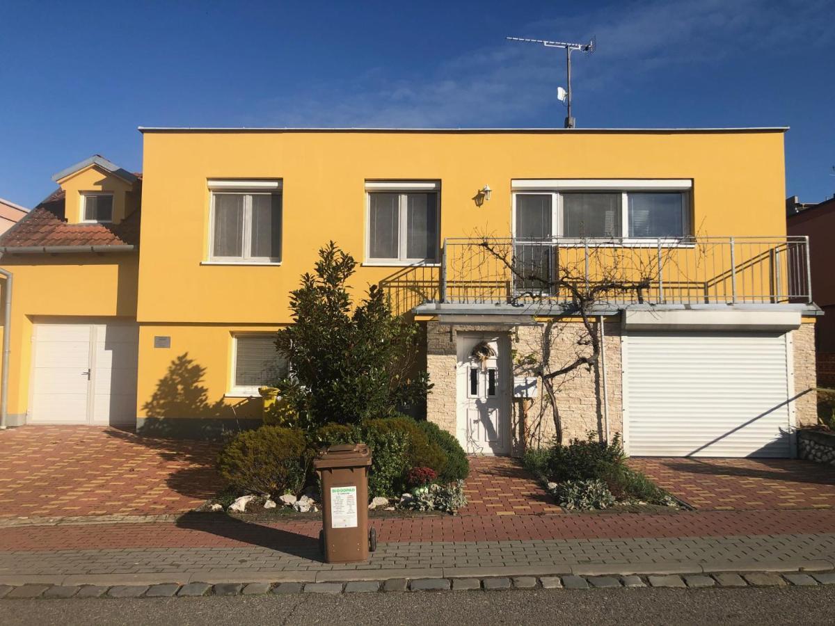 Ubytovani U Jerabku - Parkovani Zdarma Mikulov Exterior foto