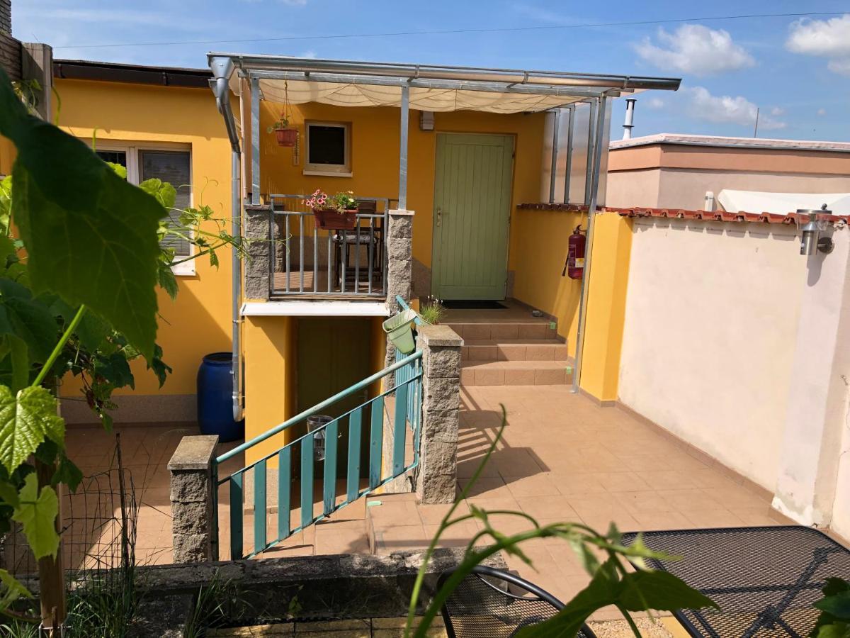 Ubytovani U Jerabku - Parkovani Zdarma Mikulov Exterior foto