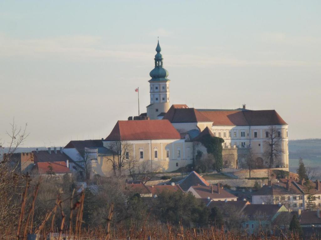 Ubytovani U Jerabku - Parkovani Zdarma Mikulov Exterior foto